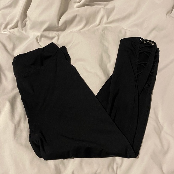 FASHIONNOVA Black Leggings with cutouts size Large - Picture 1 of 5